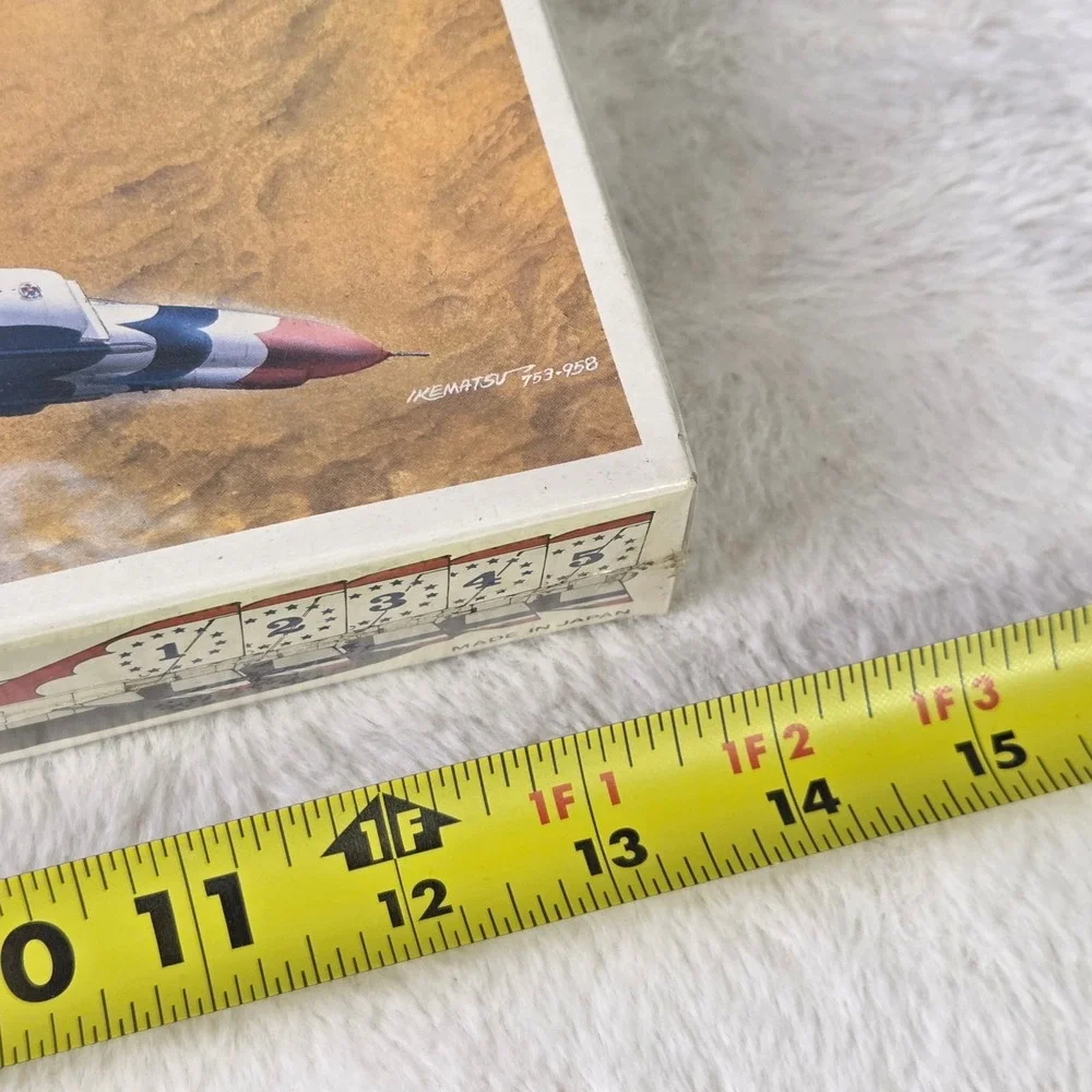 LS Thunderbirds USA F4E Phantom II‎ Plastic Model Kit 1 144 Scale Display Stand